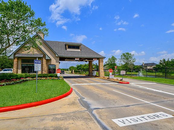 3rd image of 9747 Clanton Pines Dr