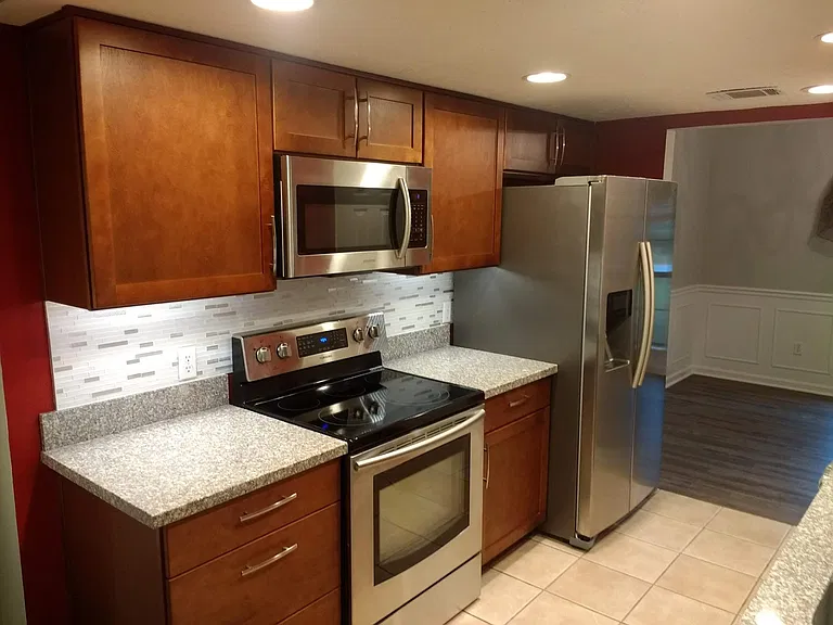416 Floyd Cir — Photo 10