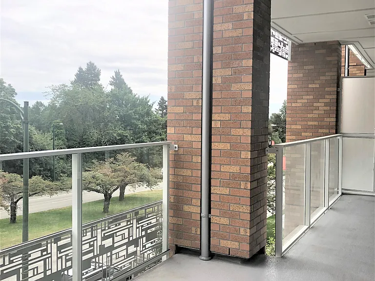 6933 Cambie St #305 — Photo 8