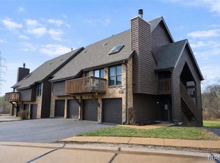 5107 Hollow Wood Ct APT A, Saint Louis, MO 63128