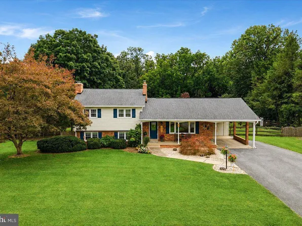 7905 Runnymeade Dr, Frederick, MD 21702
