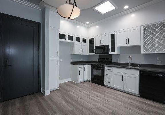 4th image of 11743 Goshen Ave APT 404