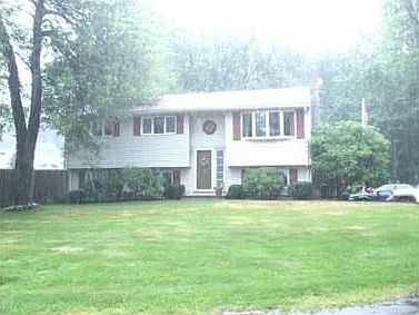 2nd image of 17 Meade Rd