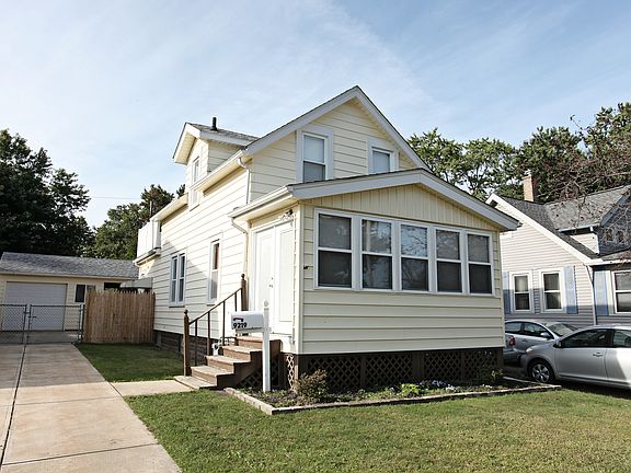 2nd image of 9219 Pinegrove Ave