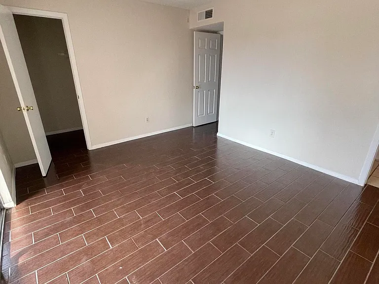 2821 Beachcomber Dr #B — Photo 11