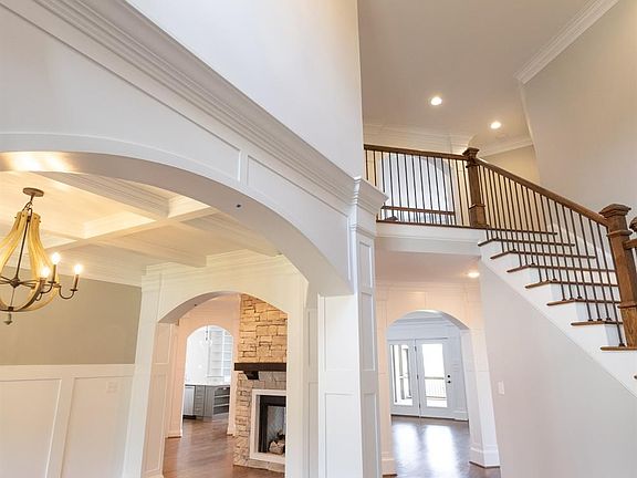5th image of 1135 Lake Manor Dr
