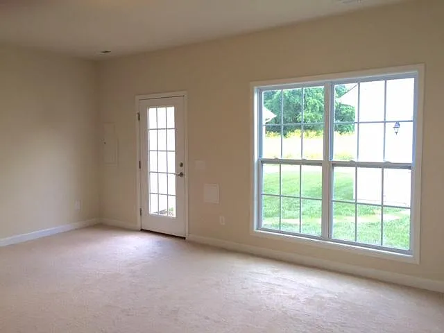 185 Phoenix Blvd NW — Photo 11