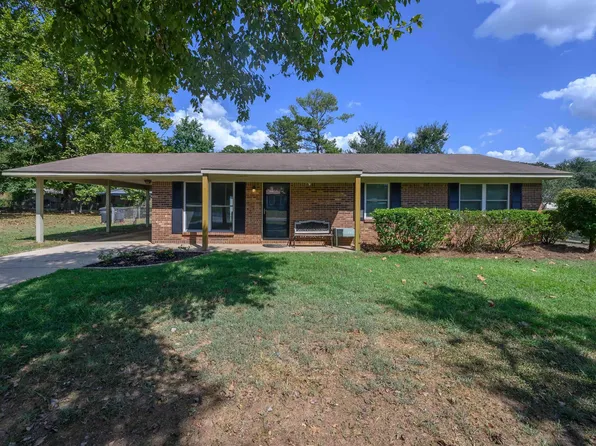 101 Meadowgreen Ln, Montevallo, AL 35115