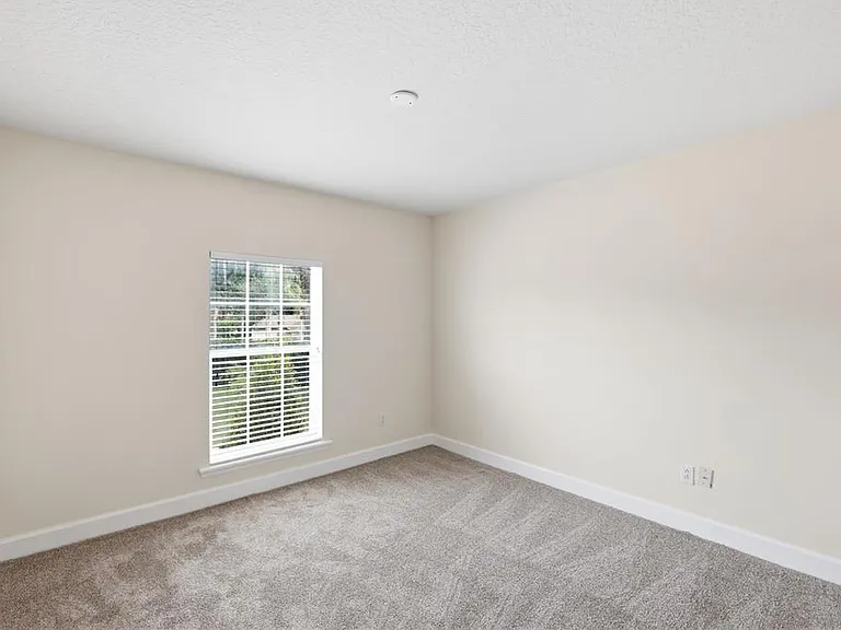 3205 King George Dr — Photo 14