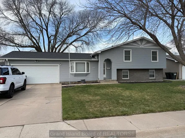 1818 Ingalls St, Grand Island, NE 68803