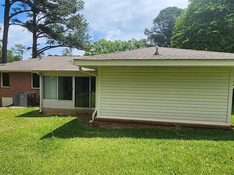 203 Springdale Dr #1 — Photo 36