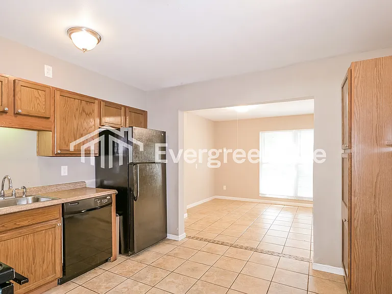9524 Stansberry Ave — Photo 8