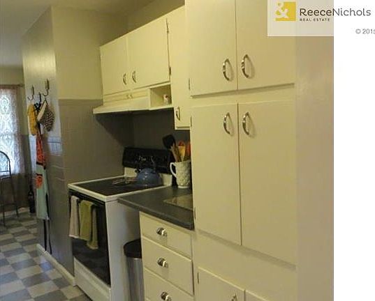 3rd image of 10613 W 88th Ter