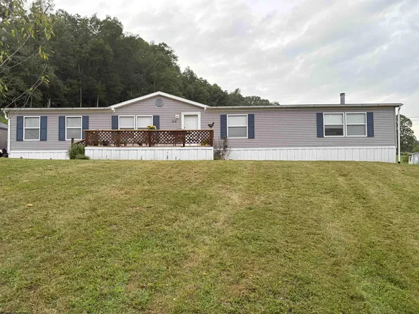 124 Wood Crest Rd, Weston, WV 26452