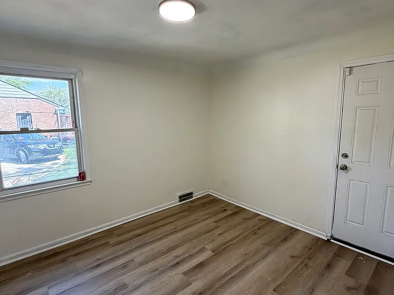 13550 Riverview St — Photo 6