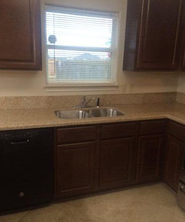 4th image of 2438 Lexington Pl