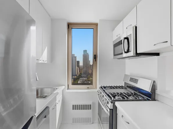 200 East 89th Street image 6 of 20