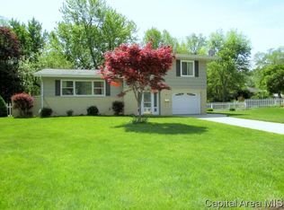 42 Nottingham Rd, Springfield, IL 62704