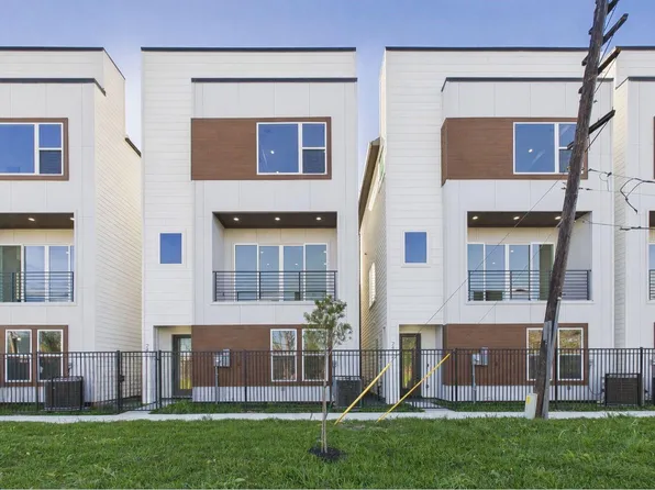 2415 Harrington St, Houston, TX 77026