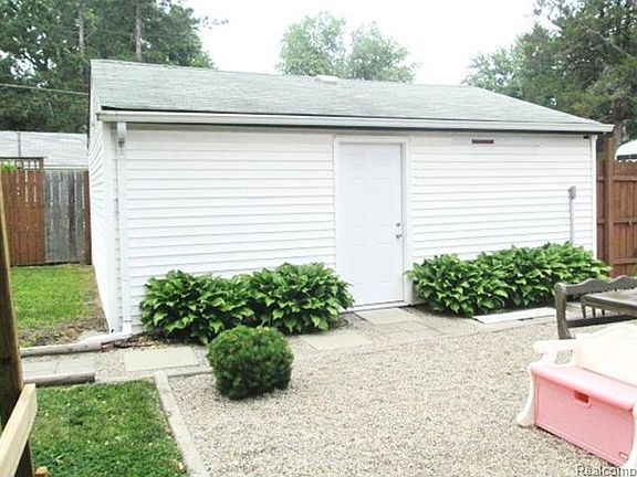 2nd image of 4642 Grindley Park St