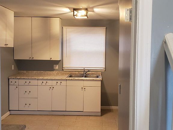 4th image of 8710 W Davison