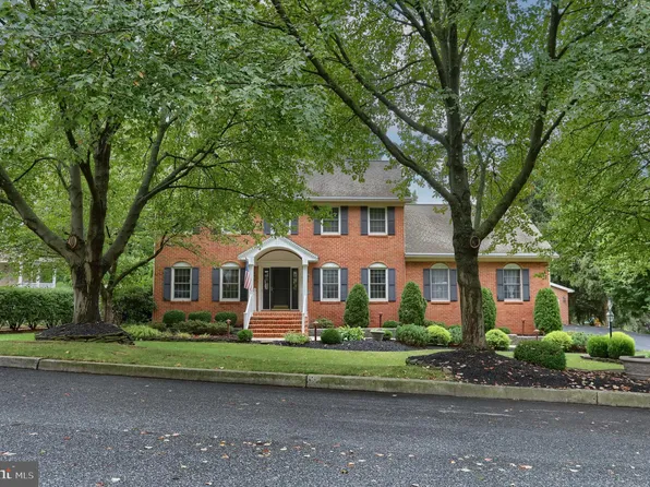 1855 Bonnie Blue Ln, Middletown, PA 17057