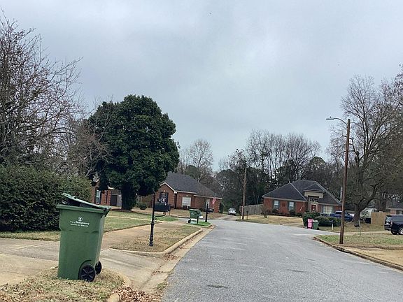 4th image of 4237 Cleve Dr