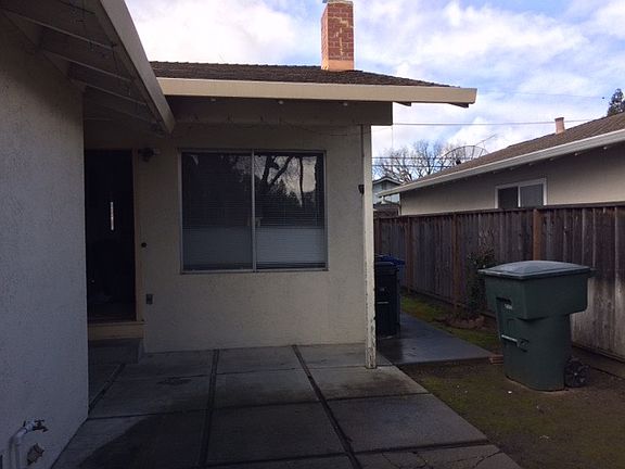 4th image of 889 Henderson Ave