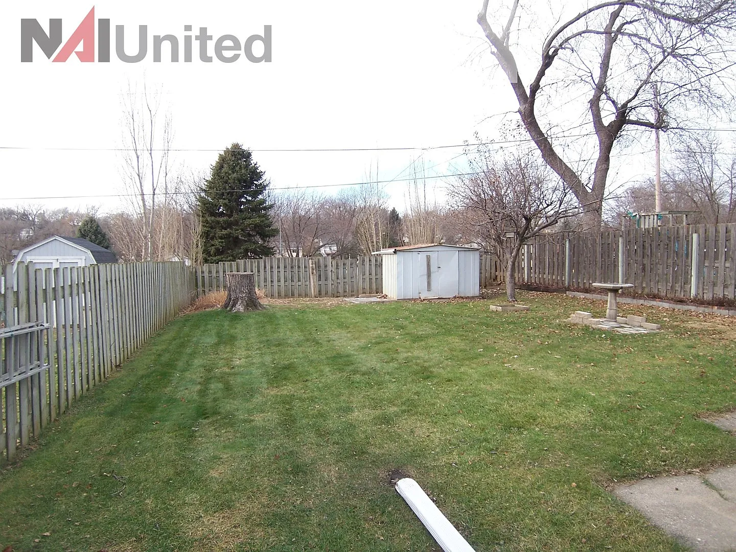 Three bed, one and a half bath home for rent — Photo 2