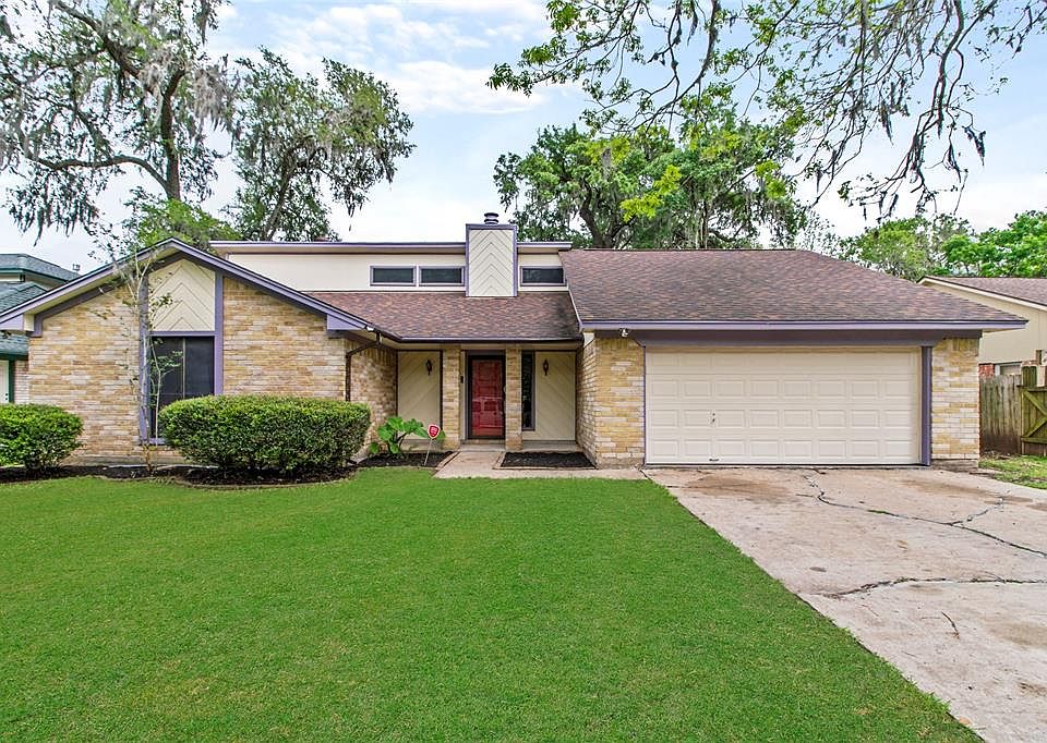 1st image of 308 Banyan Dr