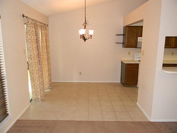 5th image of 501 Harrington Ln