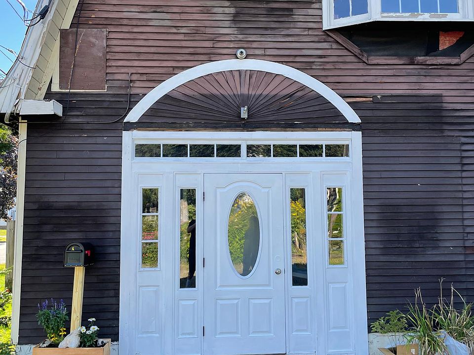 1st image of 8 Woodland Ave #2