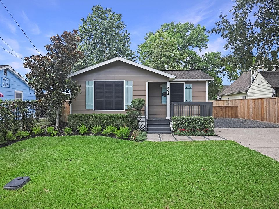 1st image of 202 Fannin St