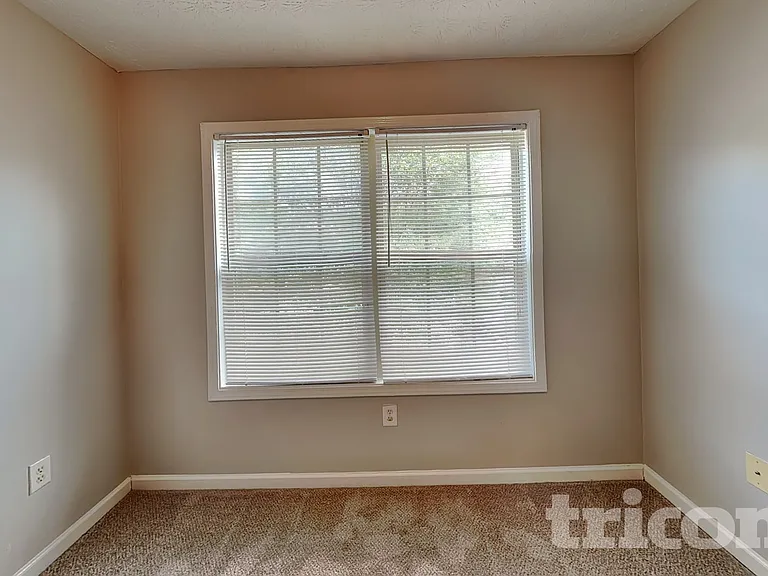 1047 Wedgewood Ct — Photo 11