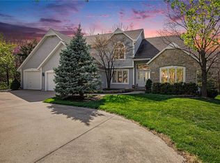12216 Mission Rd, Leawood, KS 66209