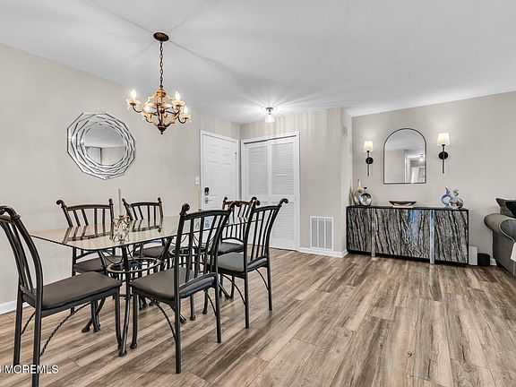 3rd image of 103 Cypress Court