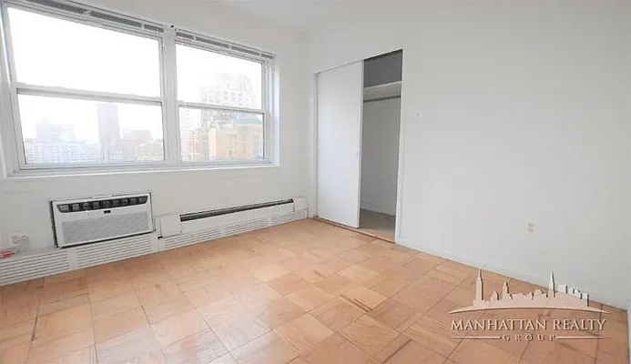 Rented by Manhattan Realty Group | media 9