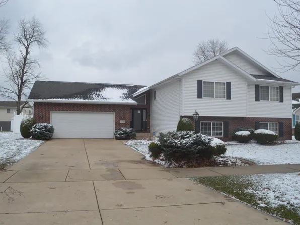 7208 Bracken Pkwy, Hobart, IN 46342