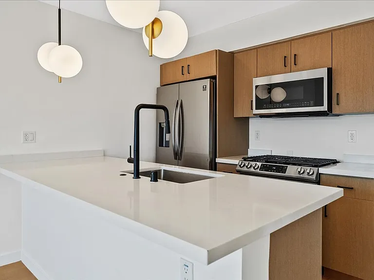 1210 Larrabee St #2 — Photo 4