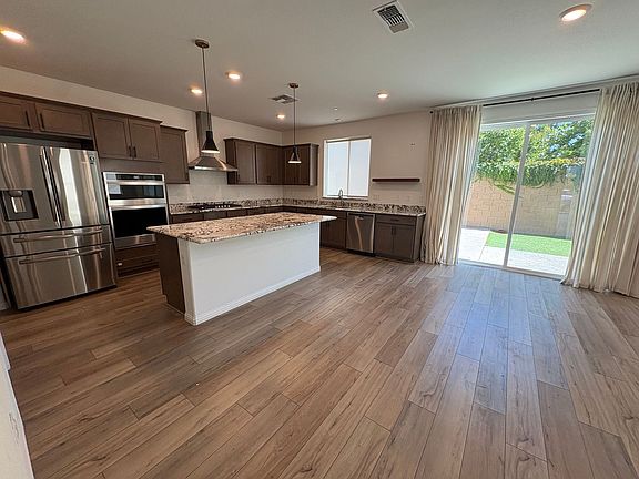 5th image of 204 Wooley Creek Way