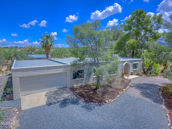 2nd image of 630 W Chapala Dr