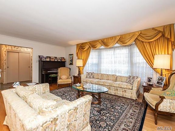 4th image of 67 Whitehall Blvd