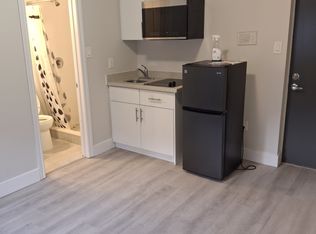 1371 King St W #105, Toronto, ON M6K 1H4