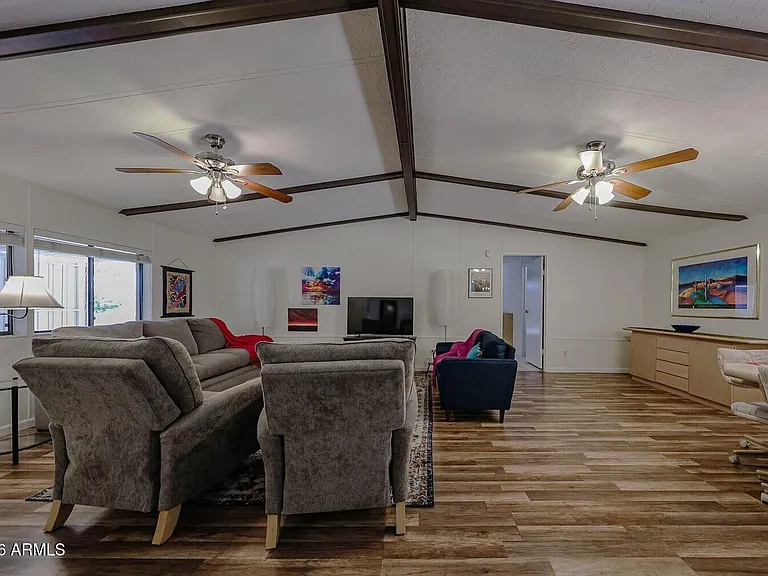 9035 E Citrus Ln S — Photo 3