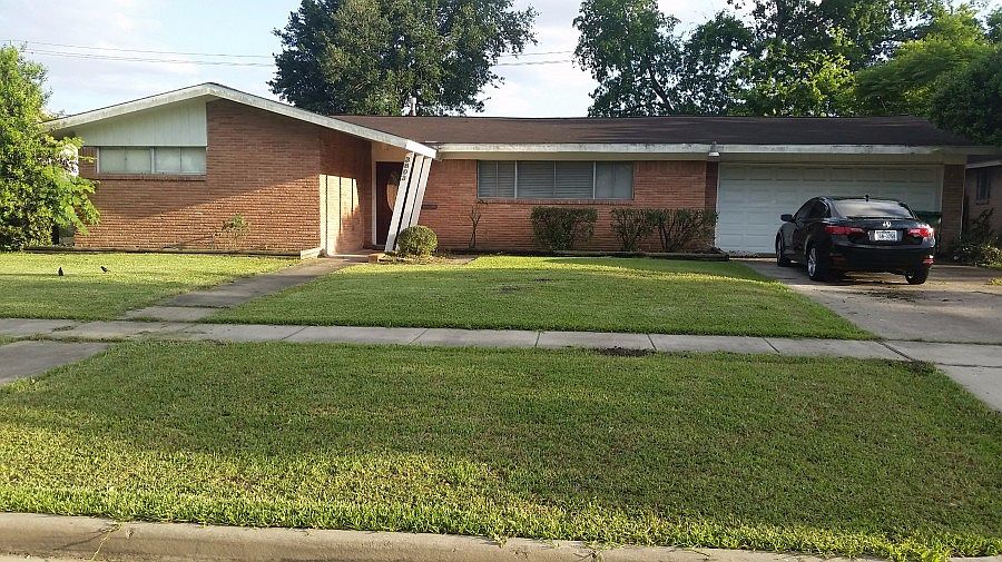 1st image of 3803 Woodvalley Dr