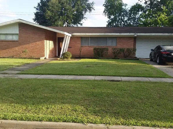 3803 Woodvalley Dr, Houston, TX 77025