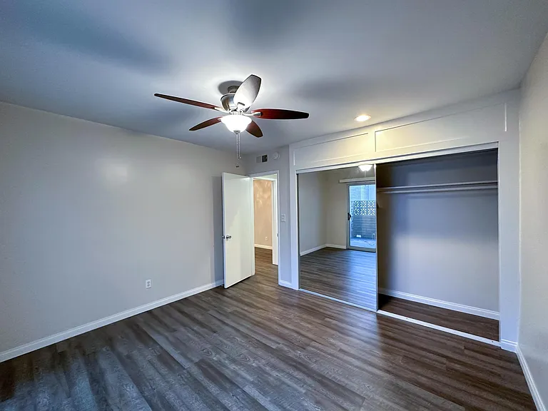 241 S Hudson Ave #12 — Photo 13