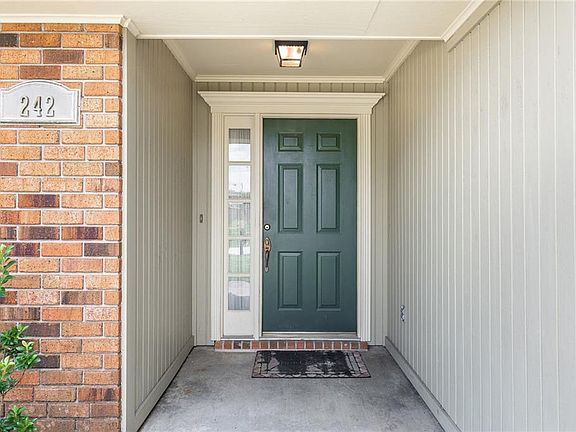 3rd image of 242 River Village Dr