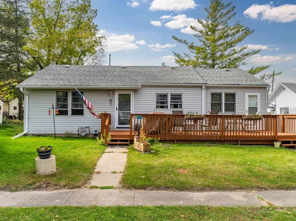 203 5th St, Parkersburg, IA 50665