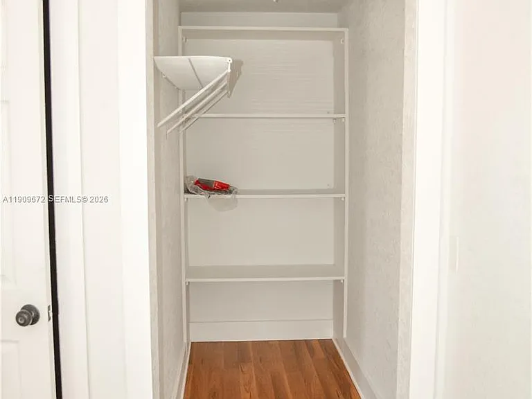707 N J St — Photo 12